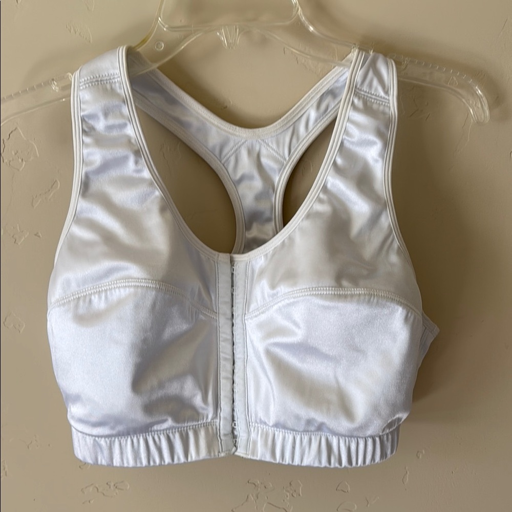 White Sports Bra with Wide Straps and Zip-Front
Hardly worn.